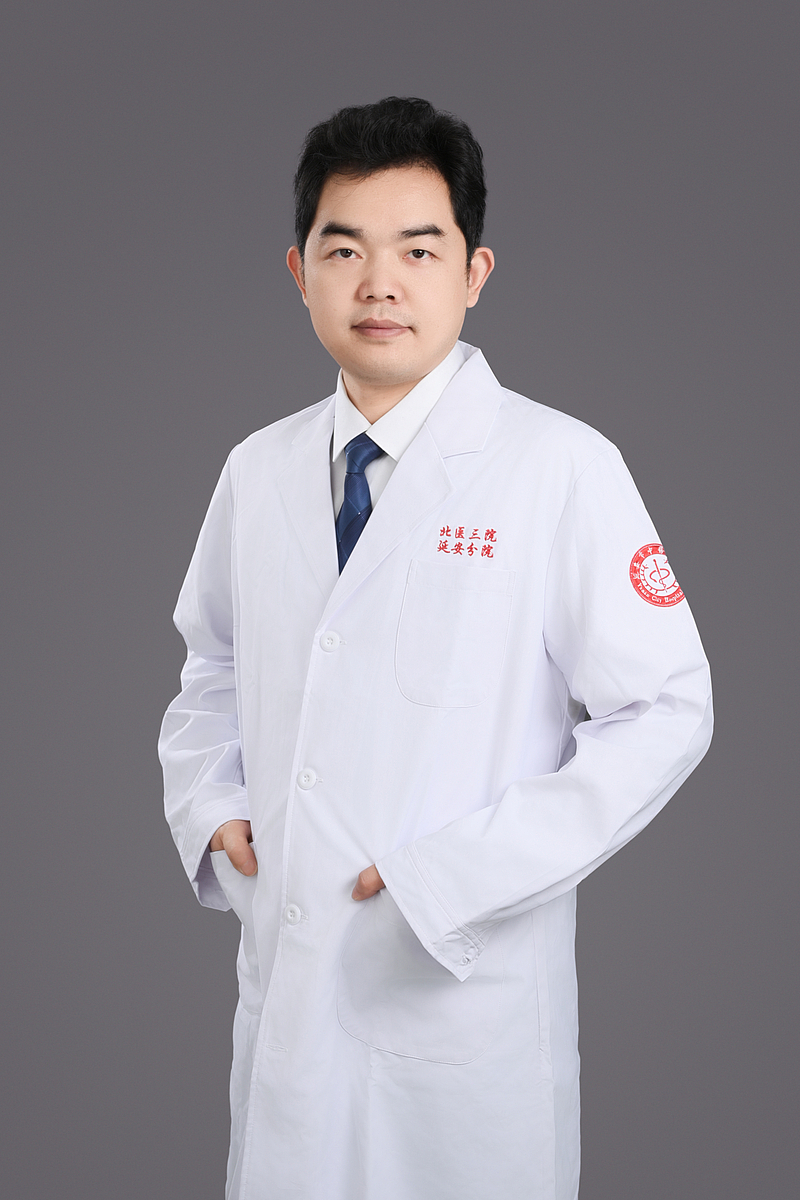 侯國(guó)進(jìn) 醫(yī)學(xué)博士 主任醫(yī)師 骨科主任