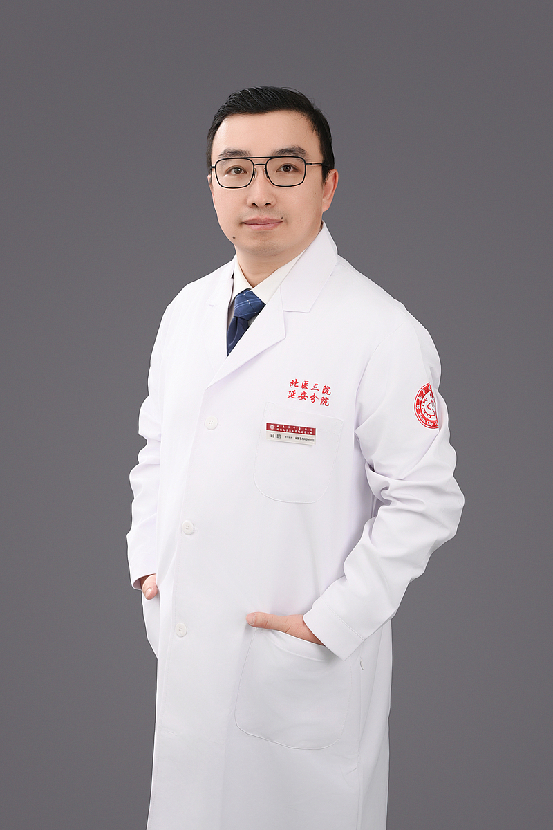 白 鵬 醫(yī)學(xué)碩士? 主任醫(yī)師 麻醉手術(shù)科學(xué)術(shù)主任